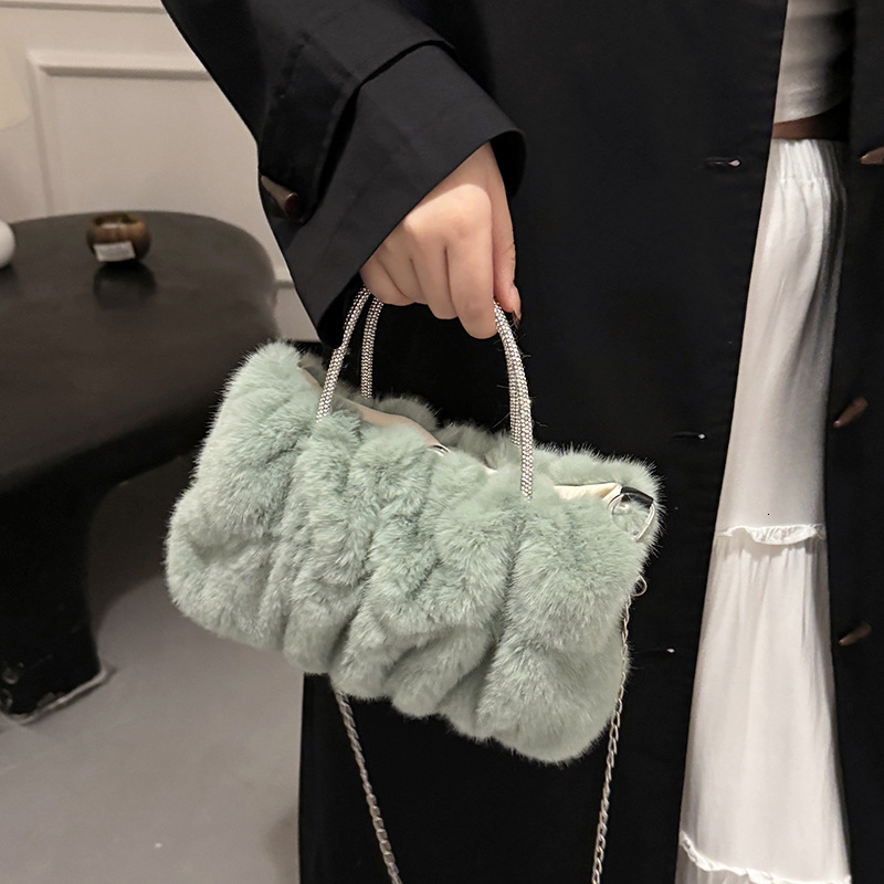 Autumn/Winter Women's Handbag Designer Handbag Warm Plush Shoulder Chain Shopper Wallet 2025 New Women's Wrist Bag