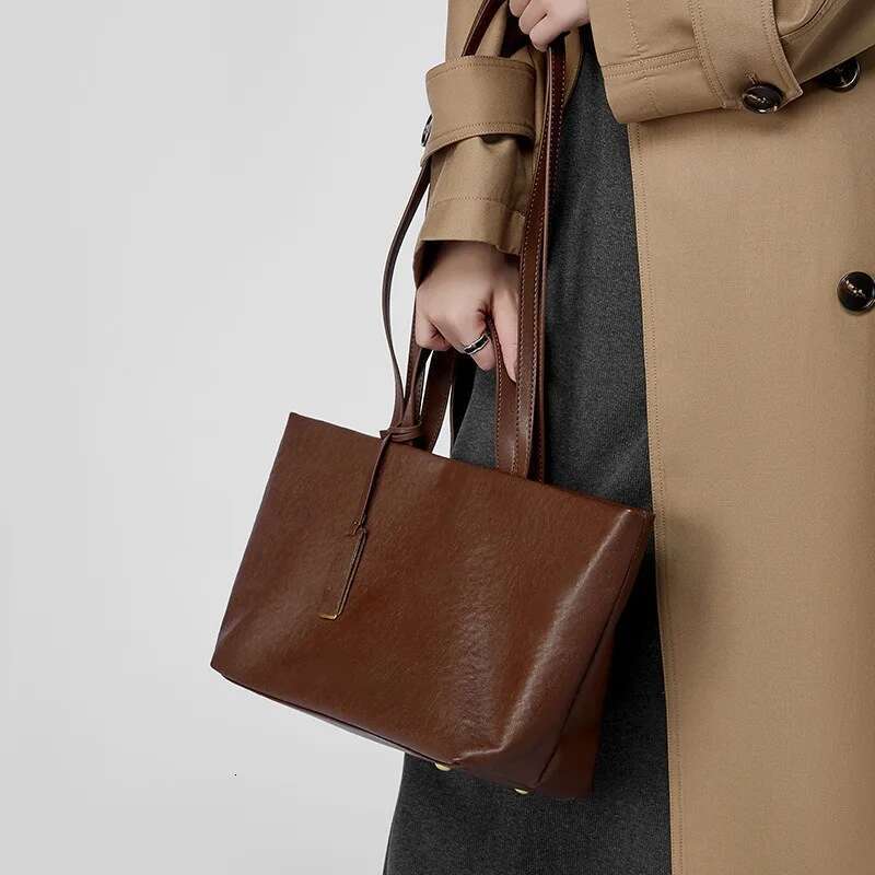 New Genuine Women's Shoulder Cowhide Tote Bag Niche Crossbody Retro Soft Leather Large Capacity