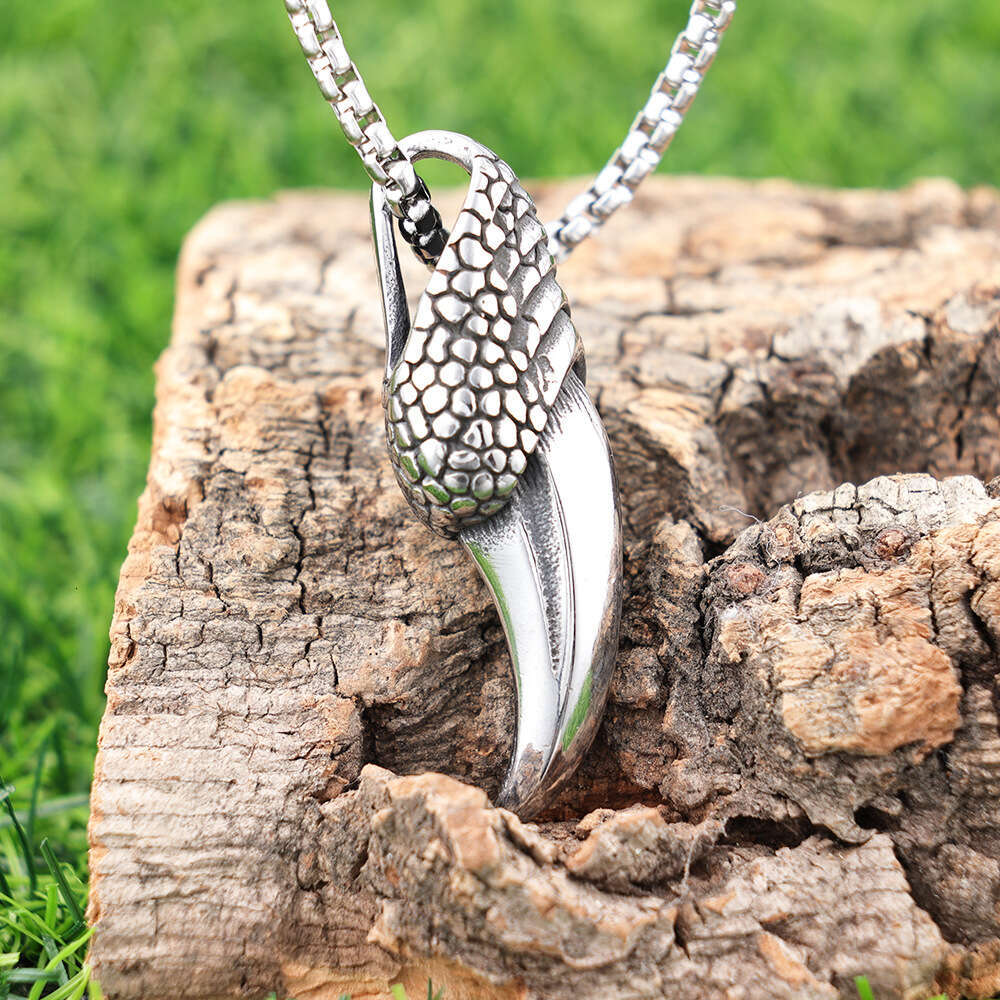 Hot selg New Product Personalized Fashion Eagle Claw Polishing Non fading Pendant