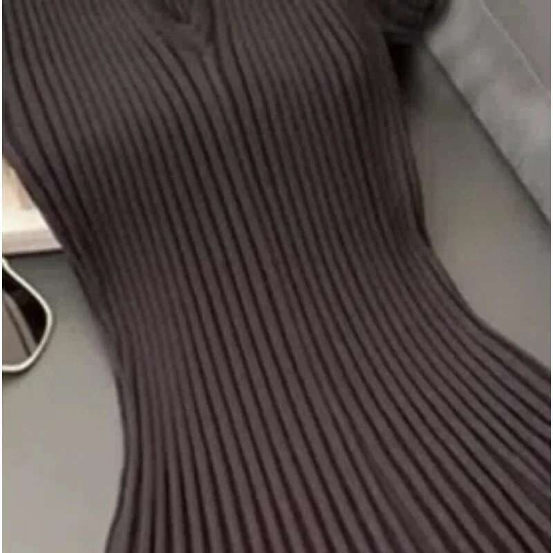 Autumn And Winter Gray Round Neck Cutout Knitted Dress Women's New Temperament Cinched Waist Pleated Base Midi Skirt