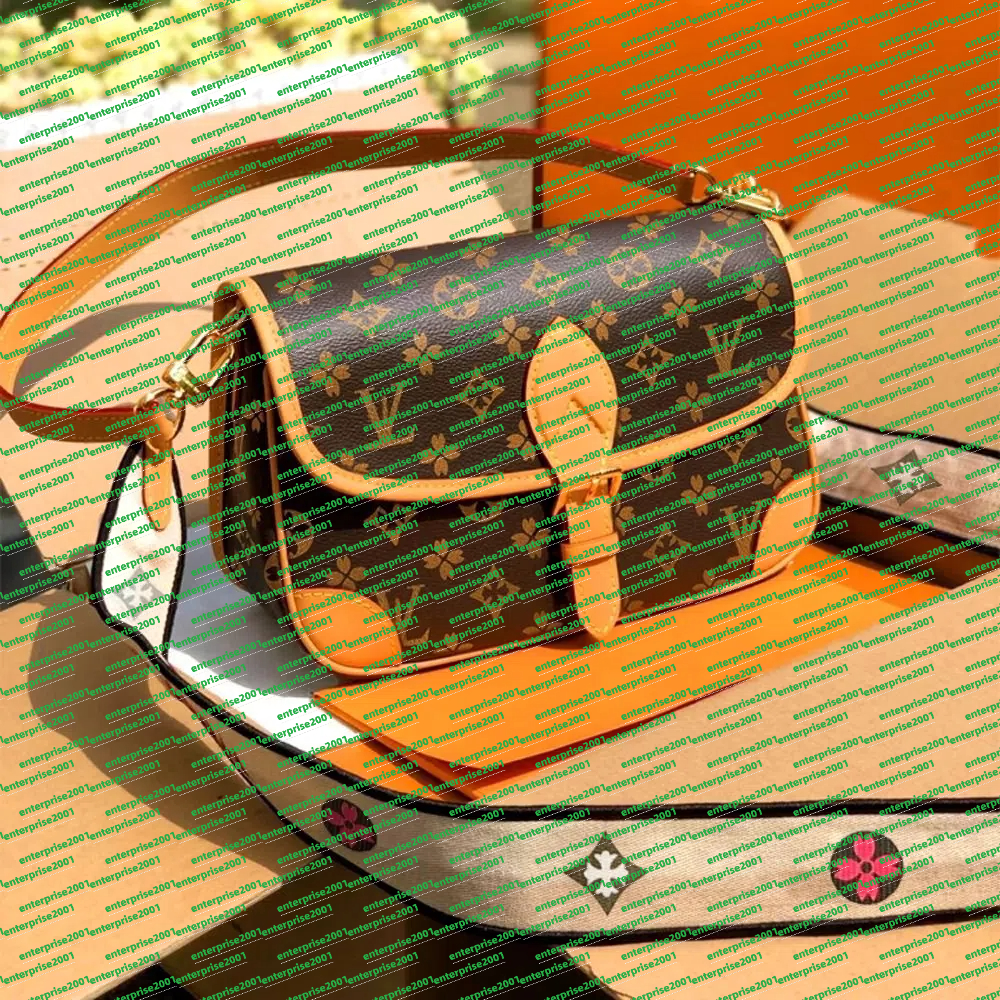 Men Women Luxury Designer Shoulder Bags Women Vintage Classic Shell Bag Canvas Leather Handbags Ladies Tote Womens Purse Messenge Bag