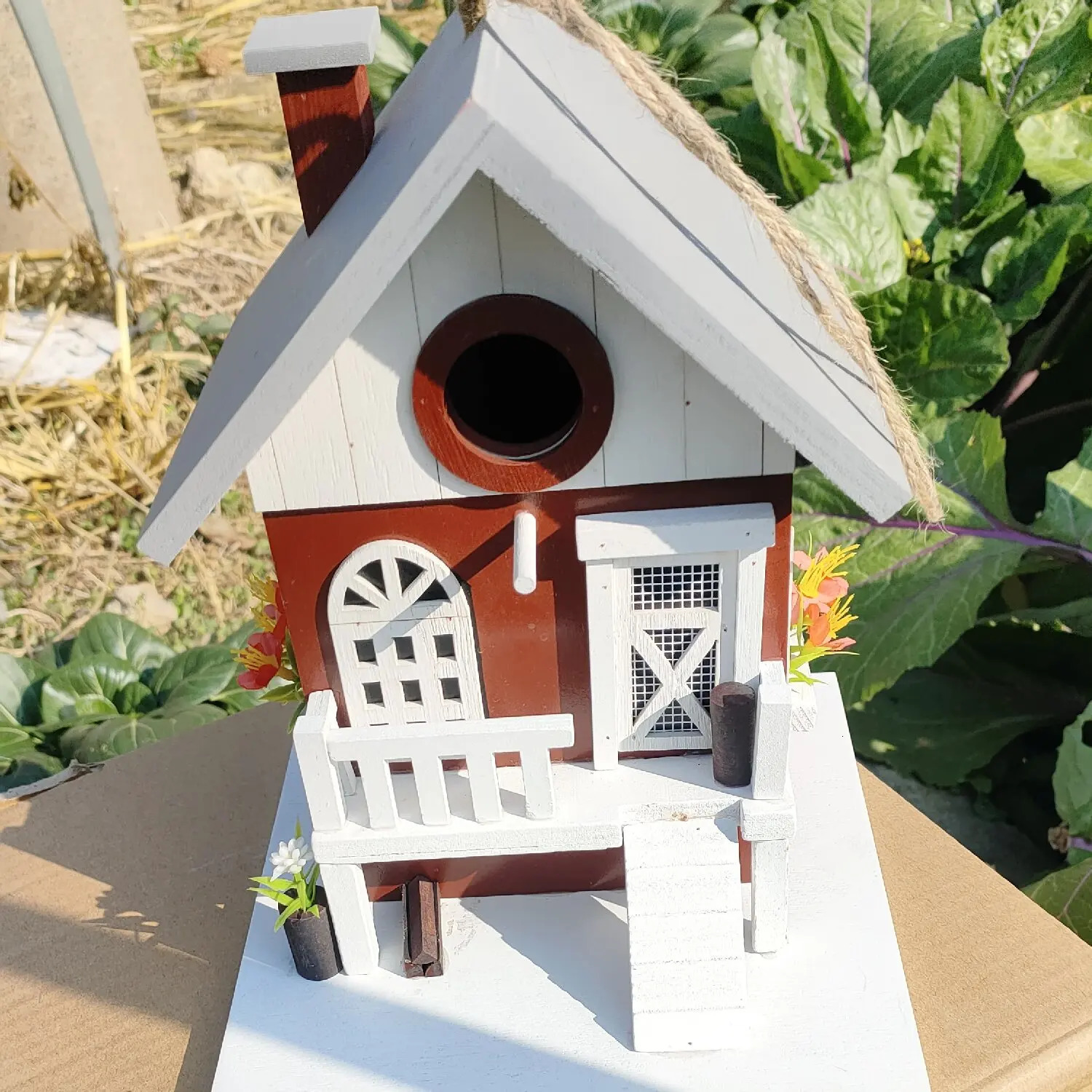 Wooden red birds nest hanging convenient birds nest to keep the bird house warm outdoor patio decoration fashion bird bedroom 250206