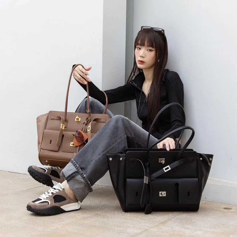 Designer Lock Wings Shoder BagLarge Capaci Cmuting Tote BagLuxury Genuine Leather Locotive BagVersatile Wen Handbag Z250318