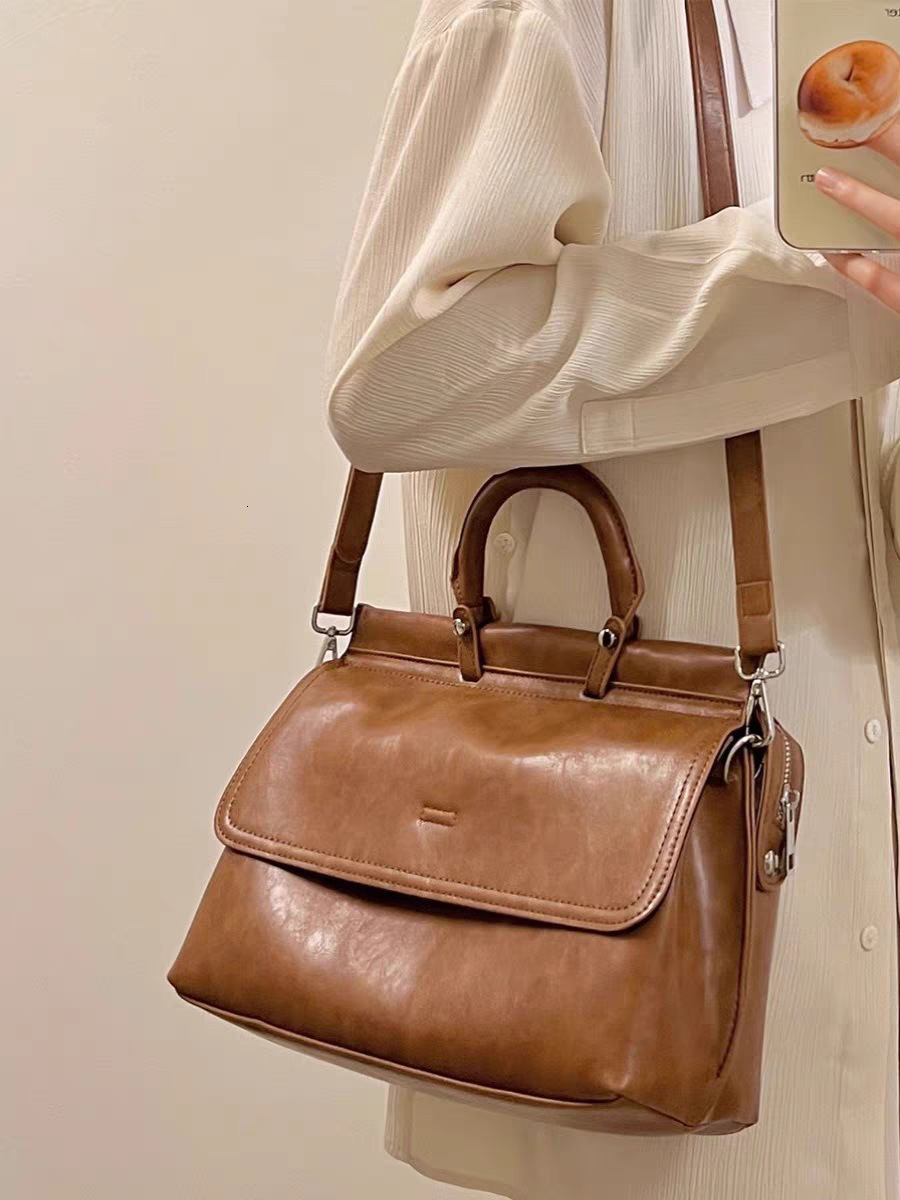 Messenger For Women 2024 New Top Quality Retro Shoulder Crossbody Bag Large-Capacity Textured Portable Briefcase