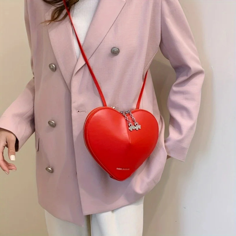 Western Style Womens Love Shaped Bag Valentines Day Solid Color Small Bag Textured Gift For Girlfriend 250207