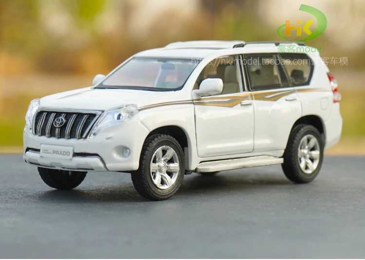 1 32 TOYOTA LAND CRUISER PRADO Alloy Metal Car Model Toys With Pull Back For Kids Birthday GiftsT250215