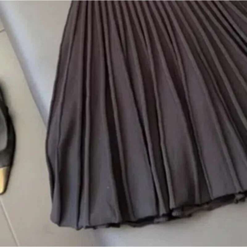 Autumn And Winter Gray Round Neck Cutout Knitted Dress Women's New Temperament Cinched Waist Pleated Base Midi Skirt
