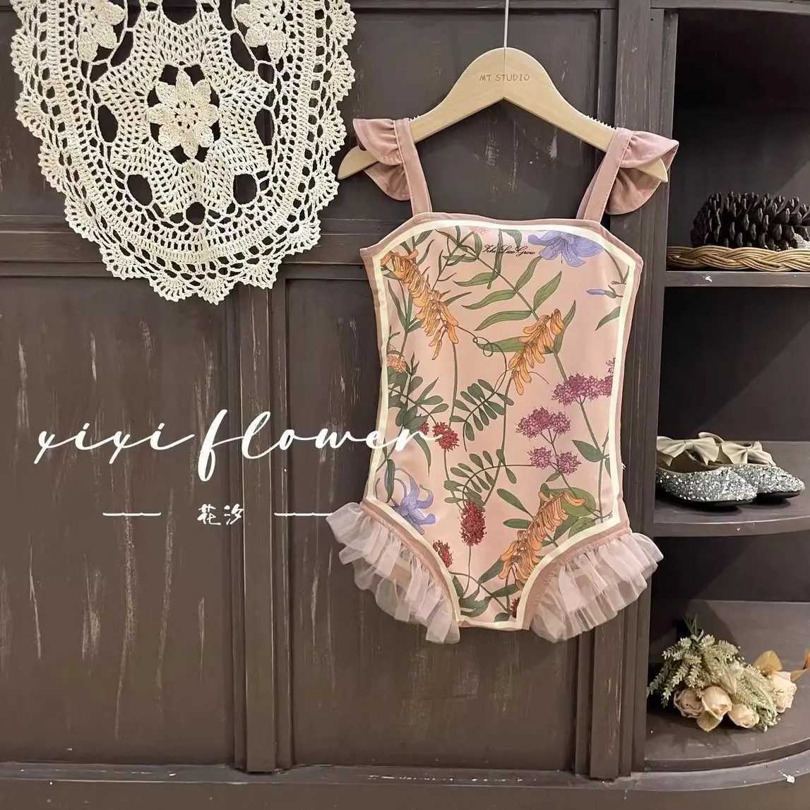 Childrens swimsuit suspender little girl summer baby bikini double-sided childrens lace swimsuit pink flowersXJ250214