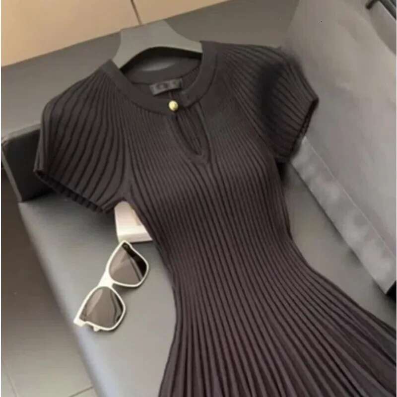 Autumn And Winter Gray Round Neck Cutout Knitted Dress Women's New Temperament Cinched Waist Pleated Base Midi Skirt