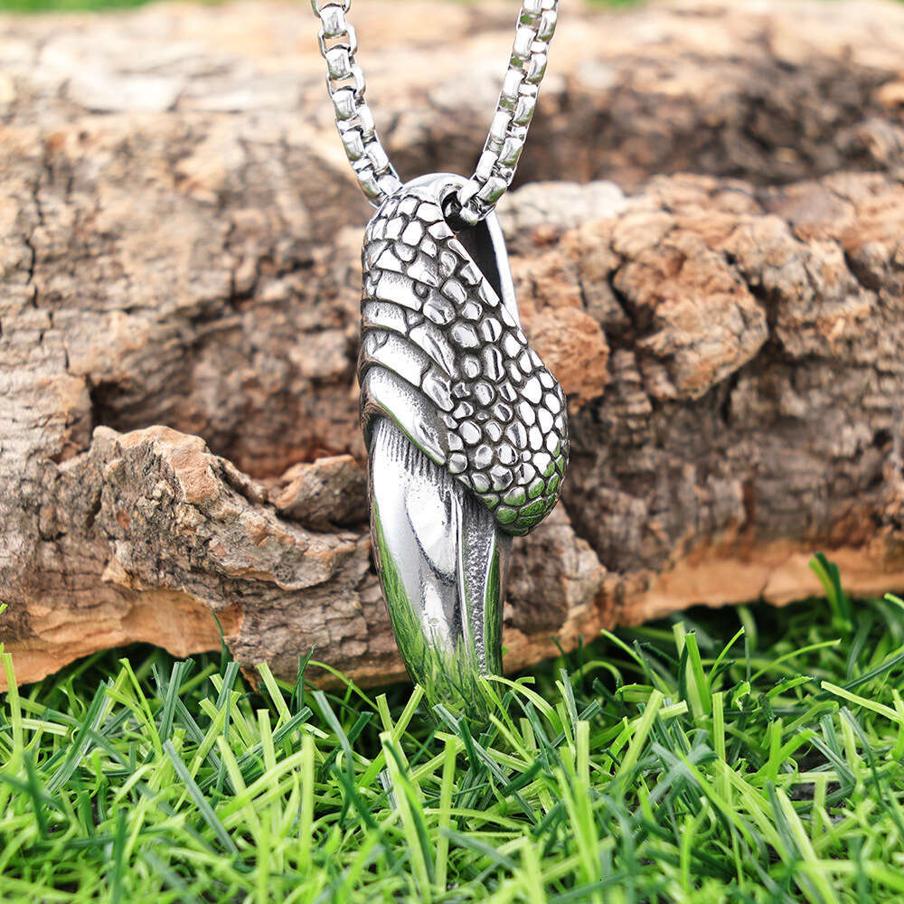 Hot selg New Product Personalized Fashion Eagle Claw Polishing Non fading Pendant