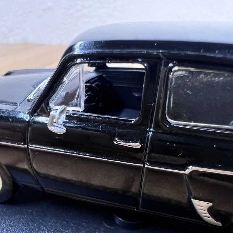 Top Quality 1/43 Moskvich 407 Alloy Classic Old Diecast Metal Retro Vintage Vehicles Car Model Simulation Collection Kids Toy Giftt250215