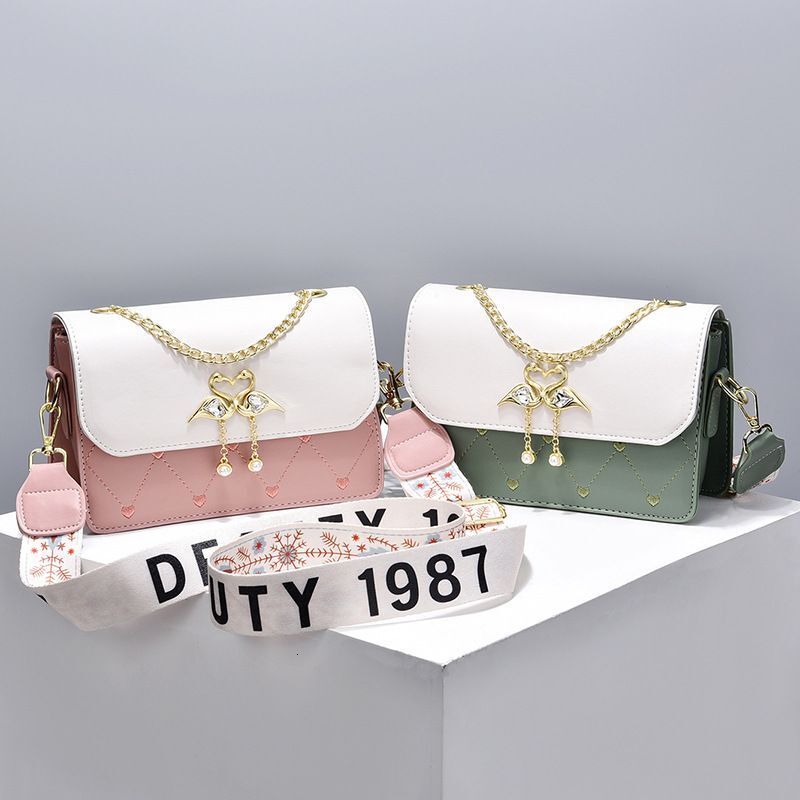 Manufacturer's New 2024 Stylish Ladies' Textured Forest Style Simple Shoulder Crossbody Chain Bag One Piece Dropshipping