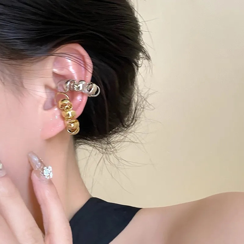 Simple Metal C Shape Hollow Ear Clip for Women Personality Twisted Irregular Non Piercing Cartilage Cuff Jewelry Accessories 250213