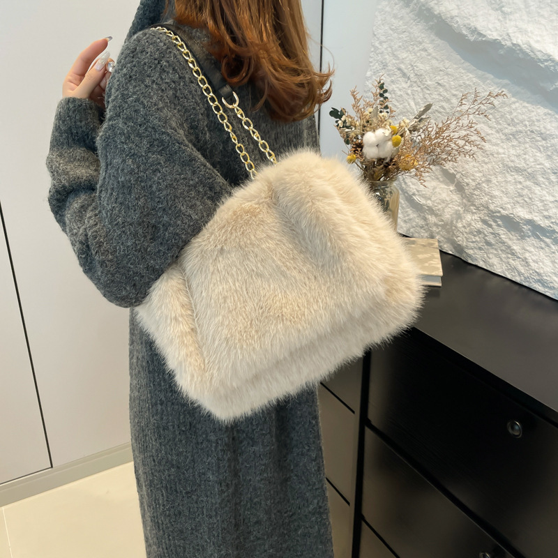 Mao Women's Autumn/Winter New Casual Shoulder Large Capacity Crossbody Korean Edition Fashion Tote Plush Bag