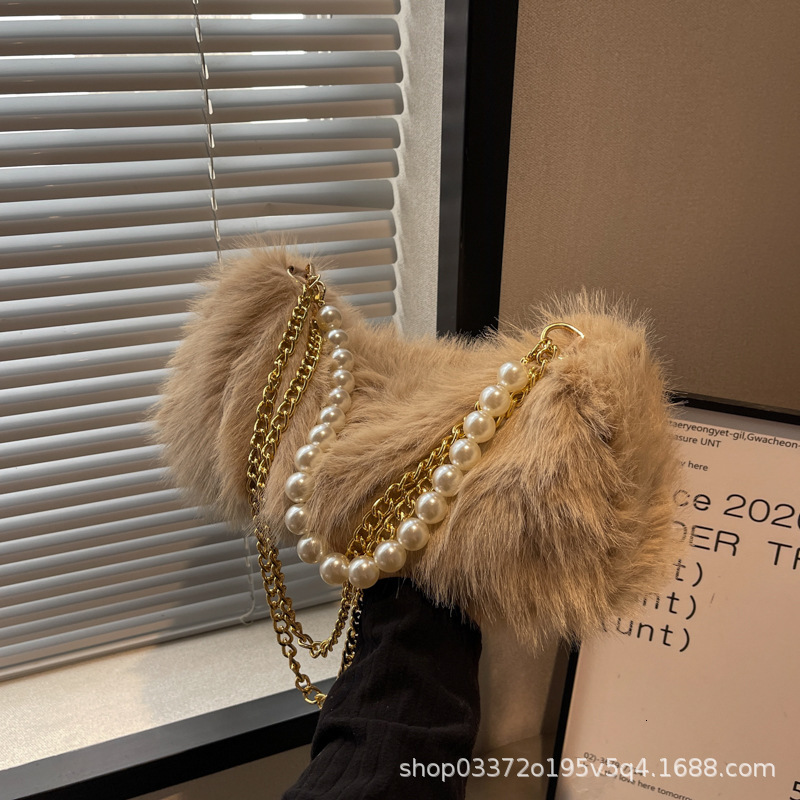 Autumn/Winter Women's Handbag Designer Handbag Warm Plush Shoulder Chain Shopper Wallet 2025 New Women's Handbag