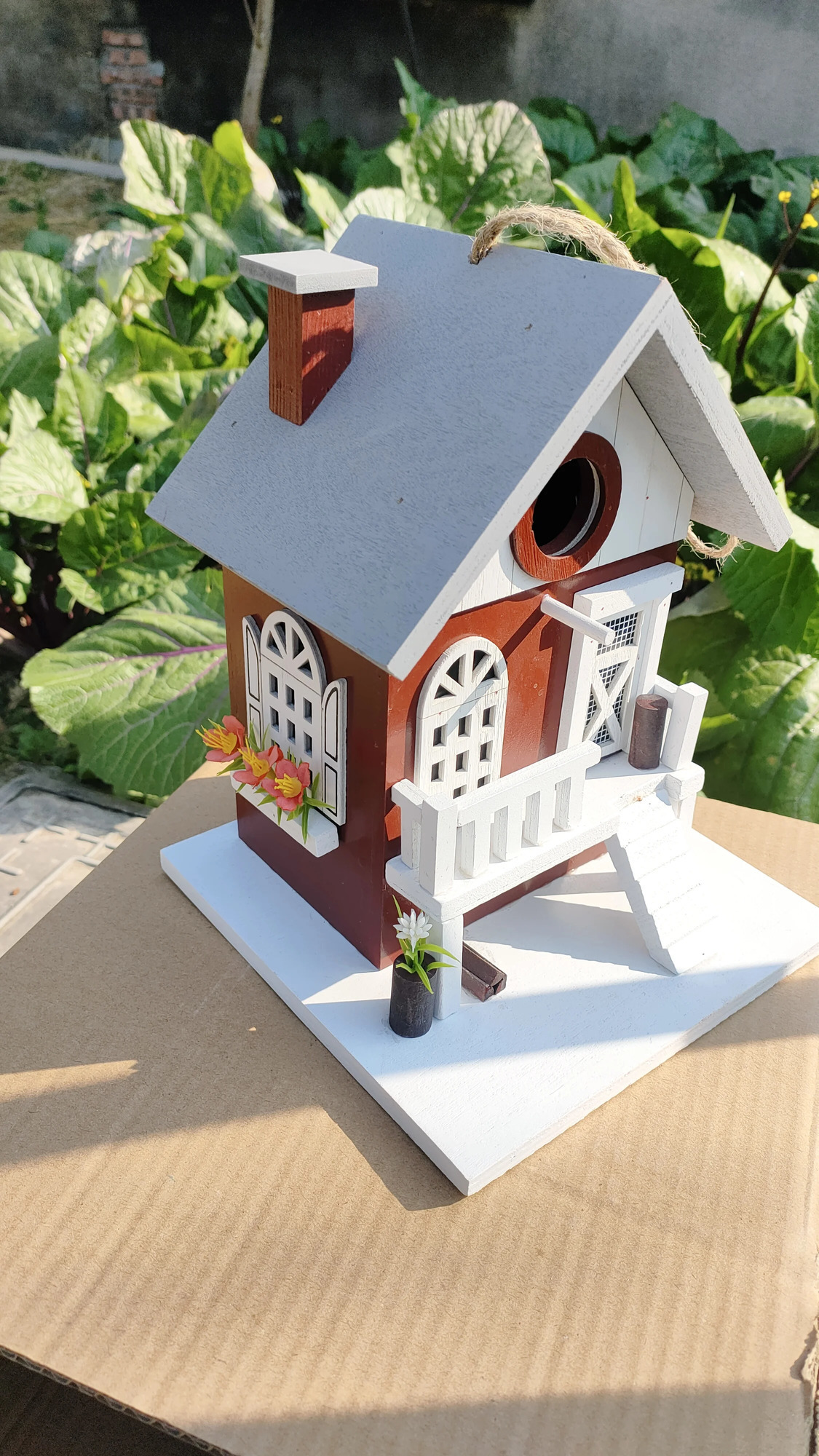 Wooden red birds nest hanging convenient birds nest to keep the bird house warm outdoor patio decoration fashion bird bedroom 250206