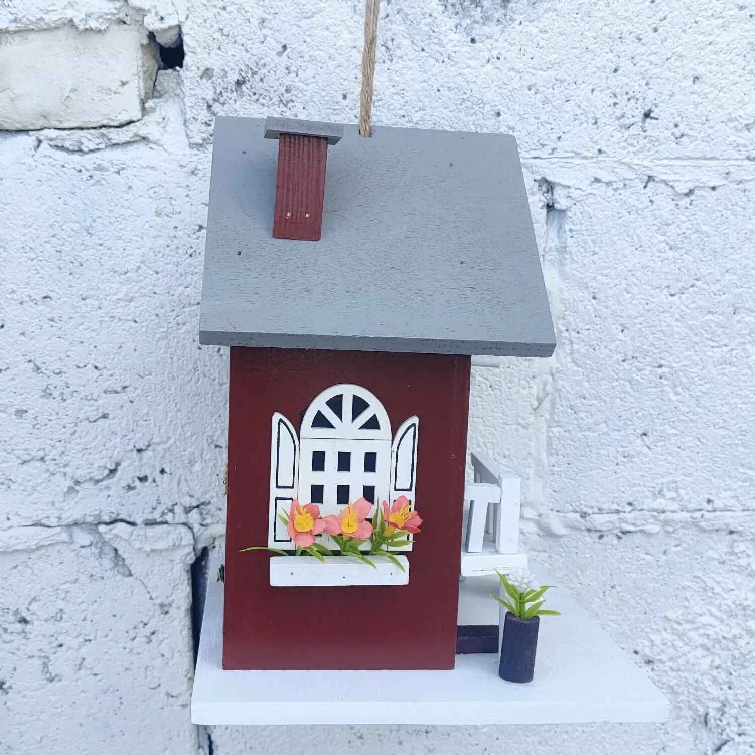 Wooden red birds nest hanging convenient birds nest to keep the bird house warm outdoor patio decoration fashion bird bedroom 250206