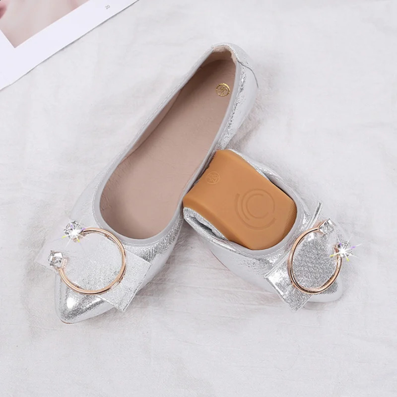 spring and autumn single shoes flat scoop shoes round head soft bottom shallow mouth mother shoes large size WSH2476 250214