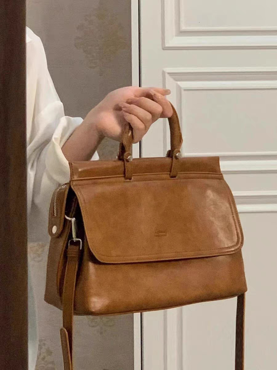 Messenger For Women 2024 New Top Quality Retro Shoulder Crossbody Bag Large-Capacity Textured Portable Briefcase