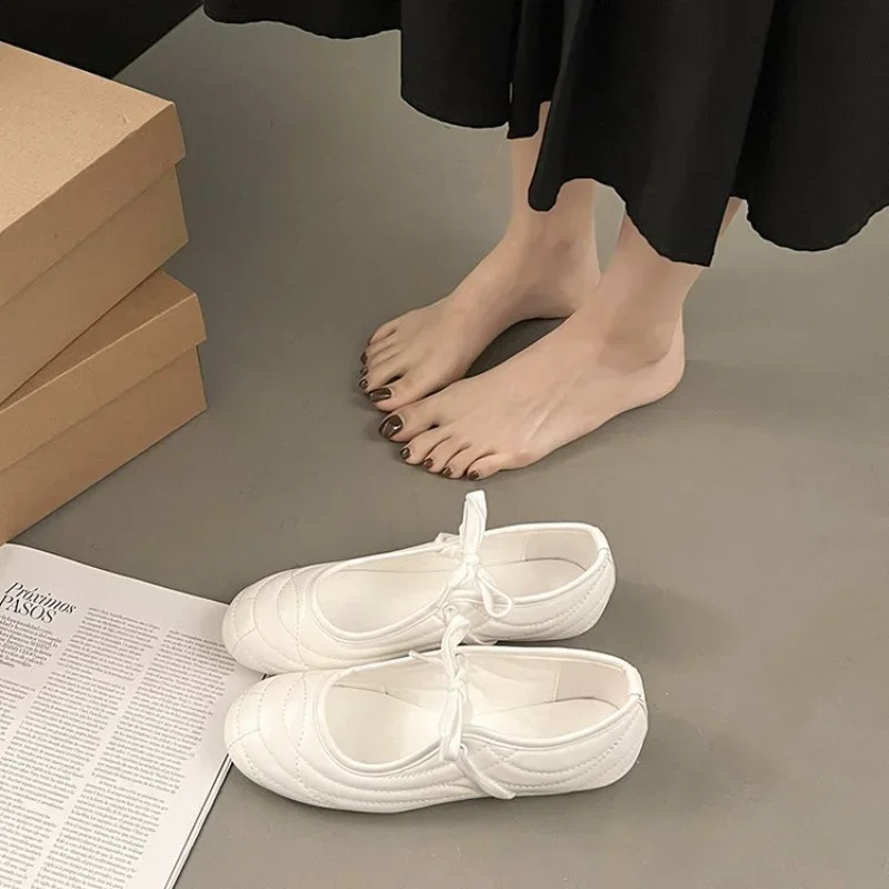 Womens Fashion Casual Single Shoes Spring Shallow Fashion Leather Mary Jane Shoes Ladies Comfortable Versatile Flat Shoe 250214