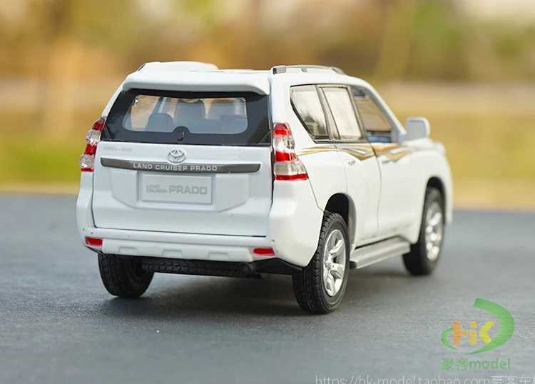 1 32 TOYOTA LAND CRUISER PRADO Alloy Metal Car Model Toys With Pull Back For Kids Birthday GiftsT250215