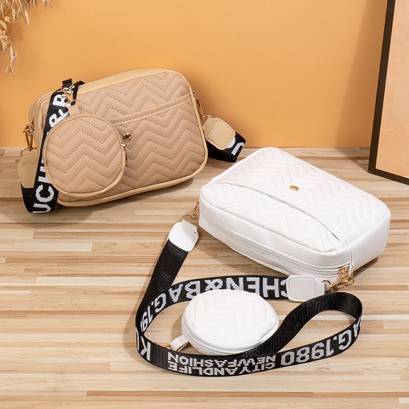 Women's Girls Korean Version Cosmetic V Pattern Fashion Embroidery One Shoulder Crossbody Bag Mother And Child