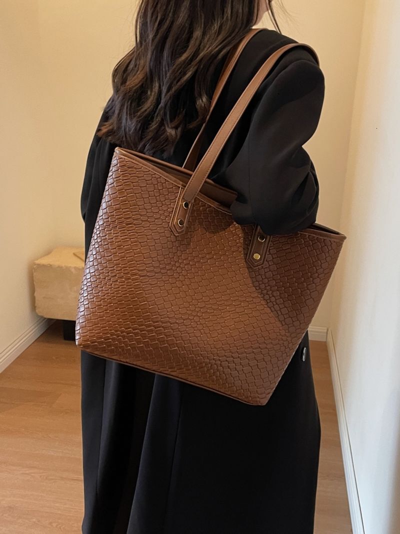 Large Capacity Woven For Women In , New Fashion Niche Commuting Single Shoulder Underarm Bag, Popular Tote Bag