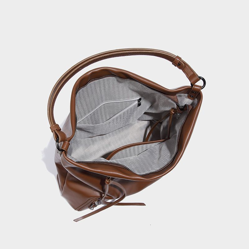 2024 New Soft Leather Tote Messenger Large-Capacity Commuting Underarm Sweet And Cool Style Shoulder Women's Bag