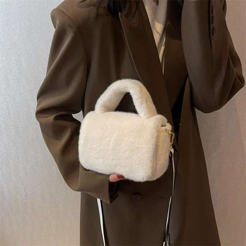 Winter New Women's Plush Bag Trend Designer Small Crossbody Fluffy Tote Bags Clutch Purse Versatile Handbag