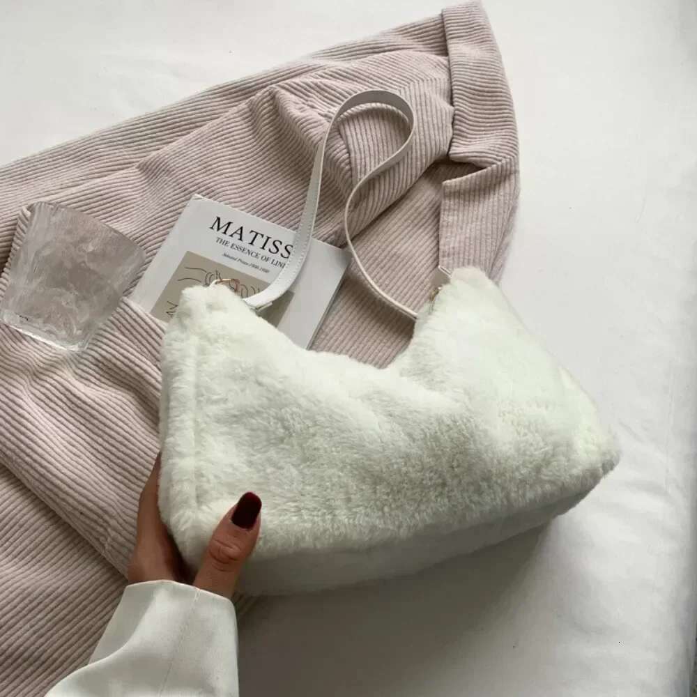 New Plush Shoulder Bags Femme Designer Soft Winter Ladies Clutch Purse Handbag Cute Fashion Party Underarm Bag