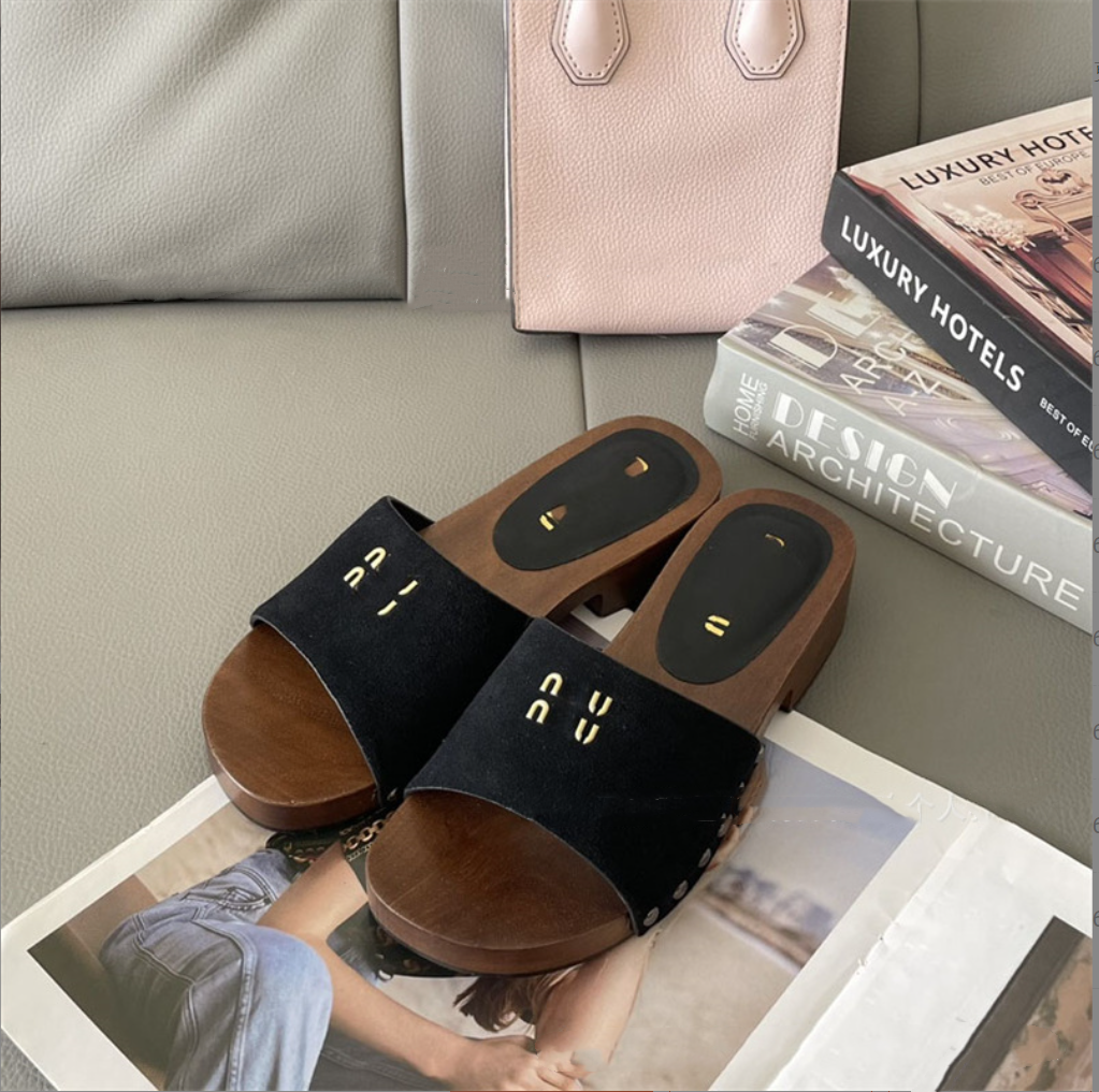 Designer slipper woman Luxury Patent leather slide women Flat calfskin Wooden clog sandal Flip Flops beach Fashion Comfort Ladies slide size 35-42