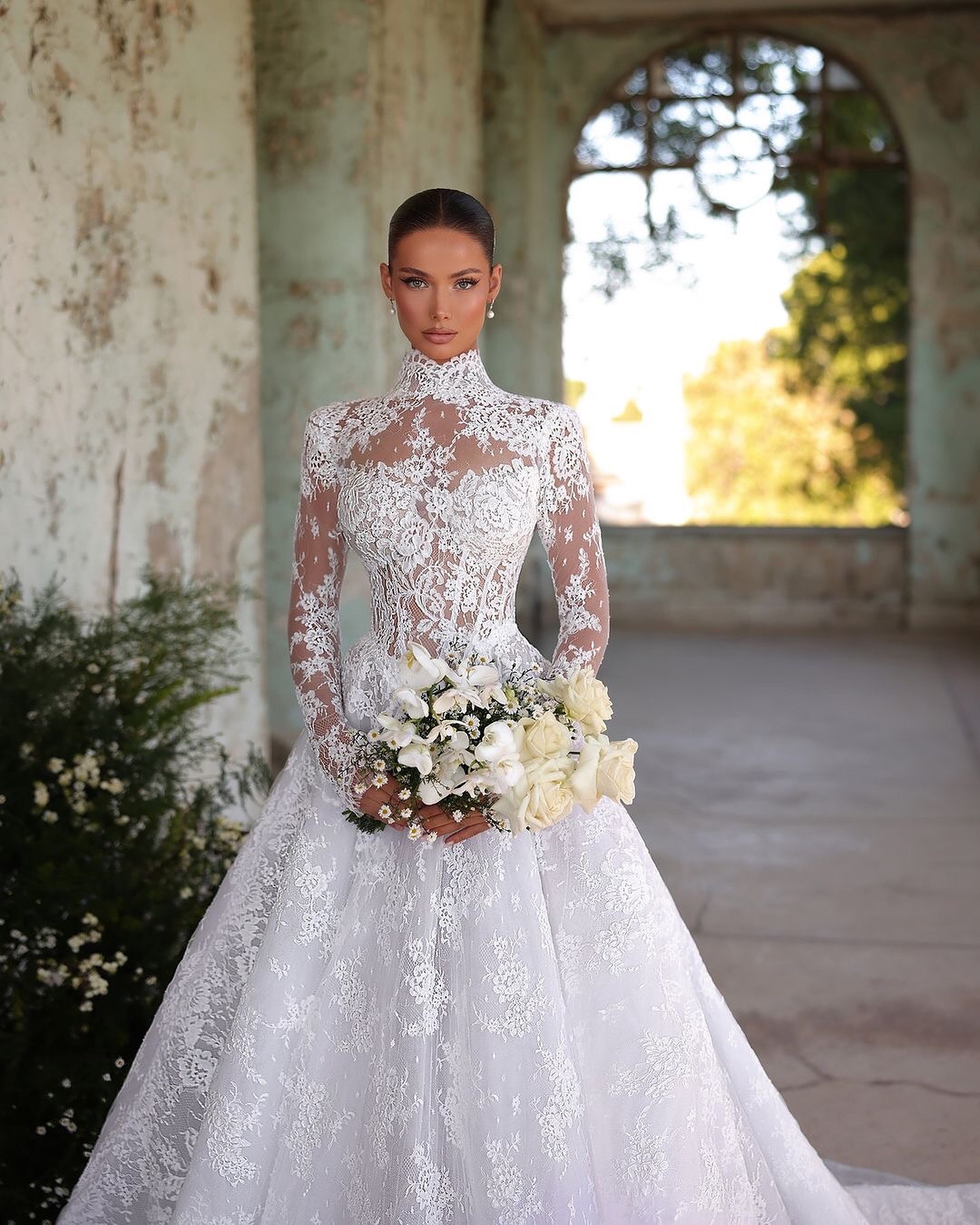 Modest lace dresses bridal gowns A e high neck illusion long sleeves wedding dress sweep train vestidos de novia