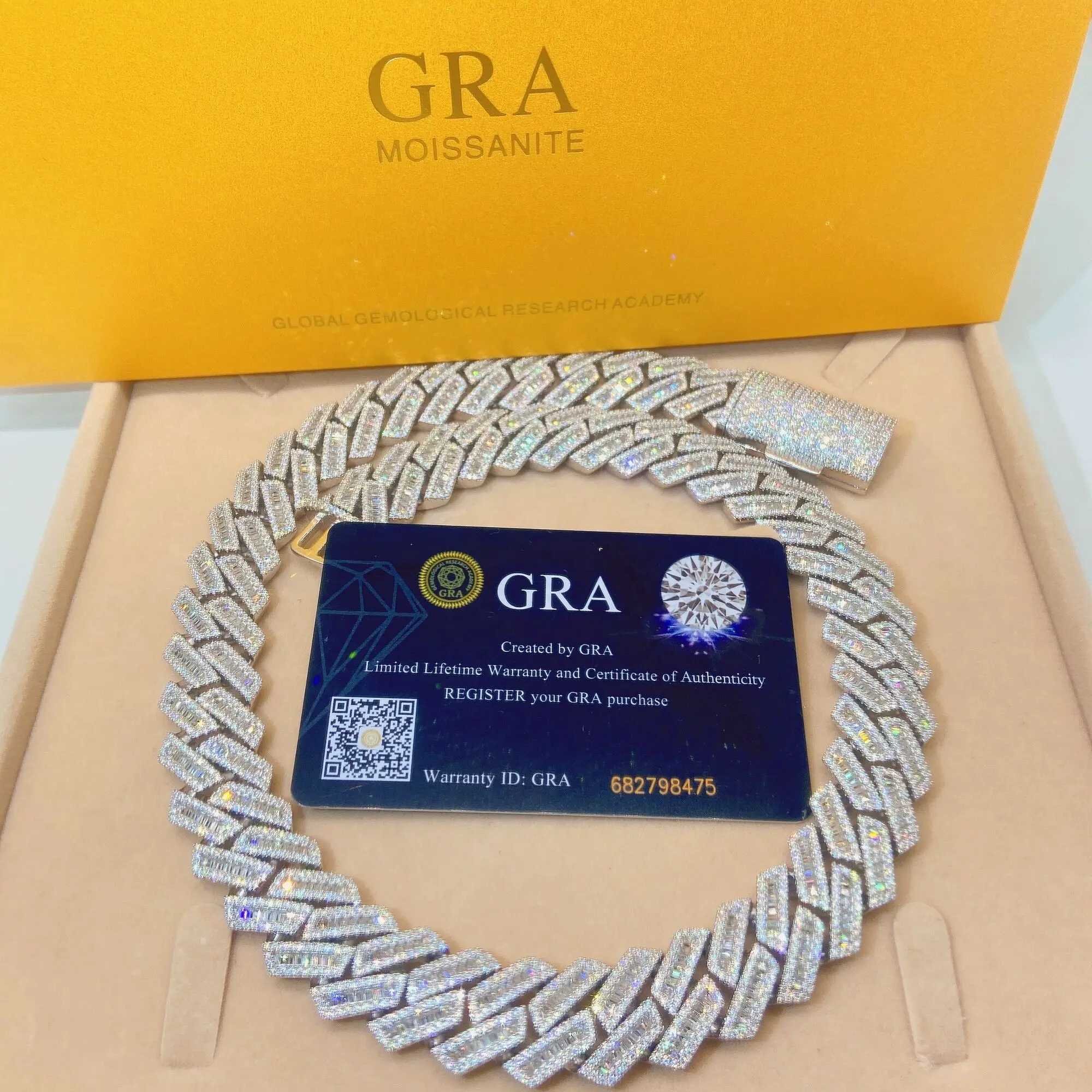 Design Jewelry Silver 925 Vvs Round and Baguette Moissanite Cuban Link Diamond Chain Hip Hop Necklace