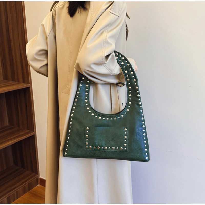 Shoder Underarm BagFemale Girl Motorcycle BagWaxed Leather Simple Design Style Large Capacity Pocket Tote Bag Z250514