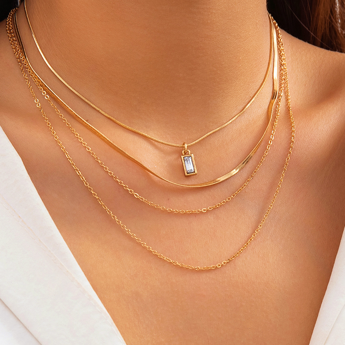 Woman fashion Simple, plain, glossy, personalized round tube necklace, versatile, layered metal snake bone chain necklace accessory