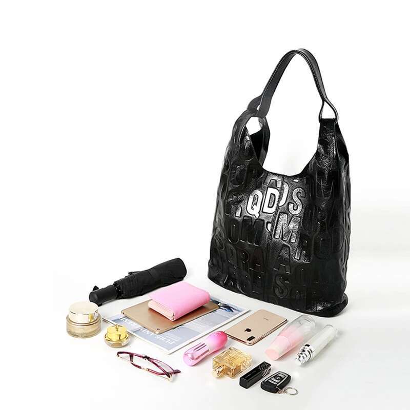 2025 New Letter Print Cowhide Tote Hanlebag For Women Casual Large Capacity Commuter Genuine Leather Armpit Shoulder Bag