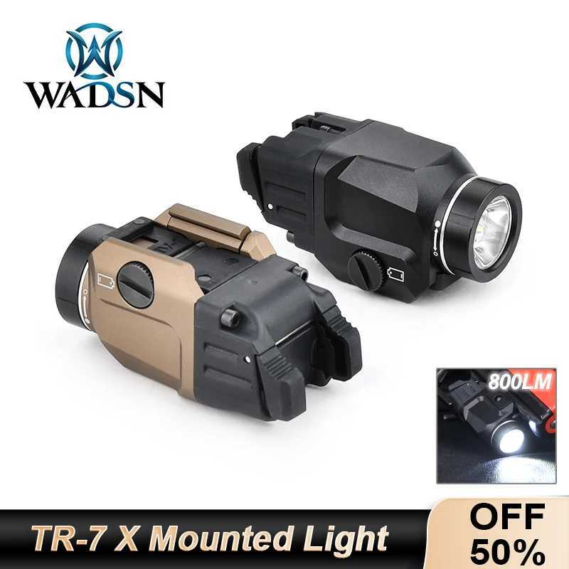 WADSN TR-7 X Mounted Light 800Lumens Hunting Weapon Airsoft Flashlight Includes High Low Padd Switches Fit 20mm Rail Lantern W250214