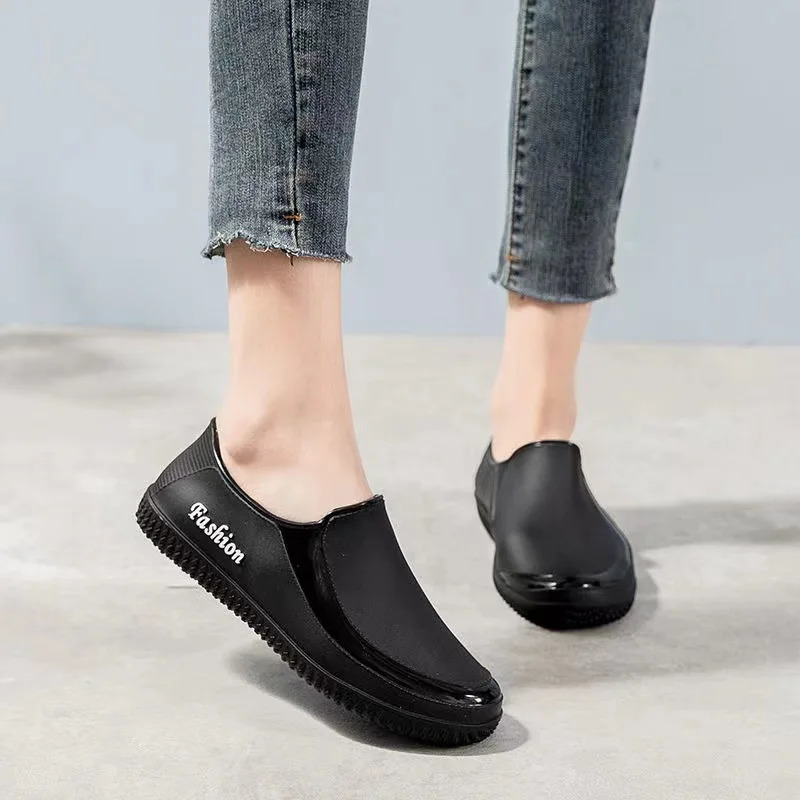 Fashionable Womens Spring and Autumn Rain Shoes Casual Lightweight Waterproof Non Slip Kitchen Car Wash Work Rubber Shoes 250213