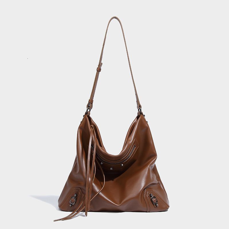 2024 New Soft Leather Tote Messenger Large-Capacity Commuting Underarm Sweet And Cool Style Shoulder Women's Bag
