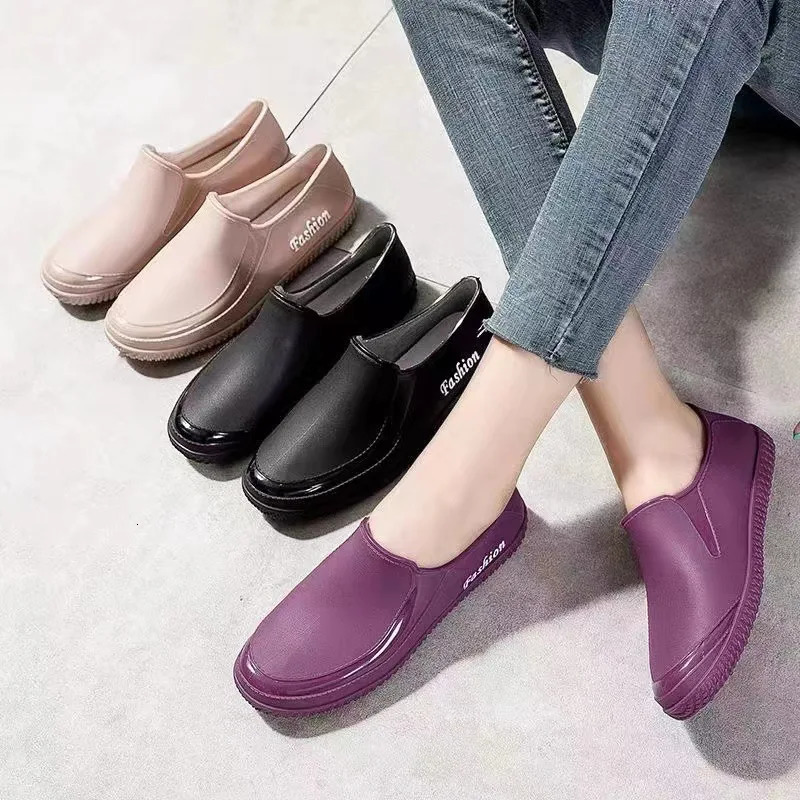 Fashionable Womens Spring and Autumn Rain Shoes Casual Lightweight Waterproof Non Slip Kitchen Car Wash Work Rubber Shoes 250213