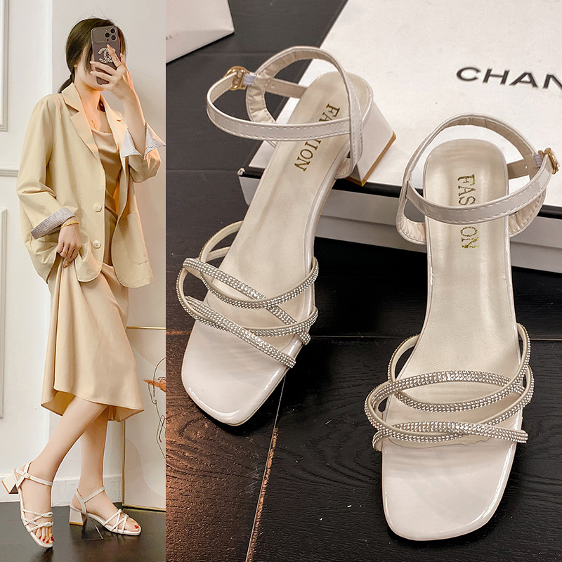 Women Sandals Fashion High Chunky hot Heel Dia NEW hot Chain Design Versatile Triple Beige Free shipping