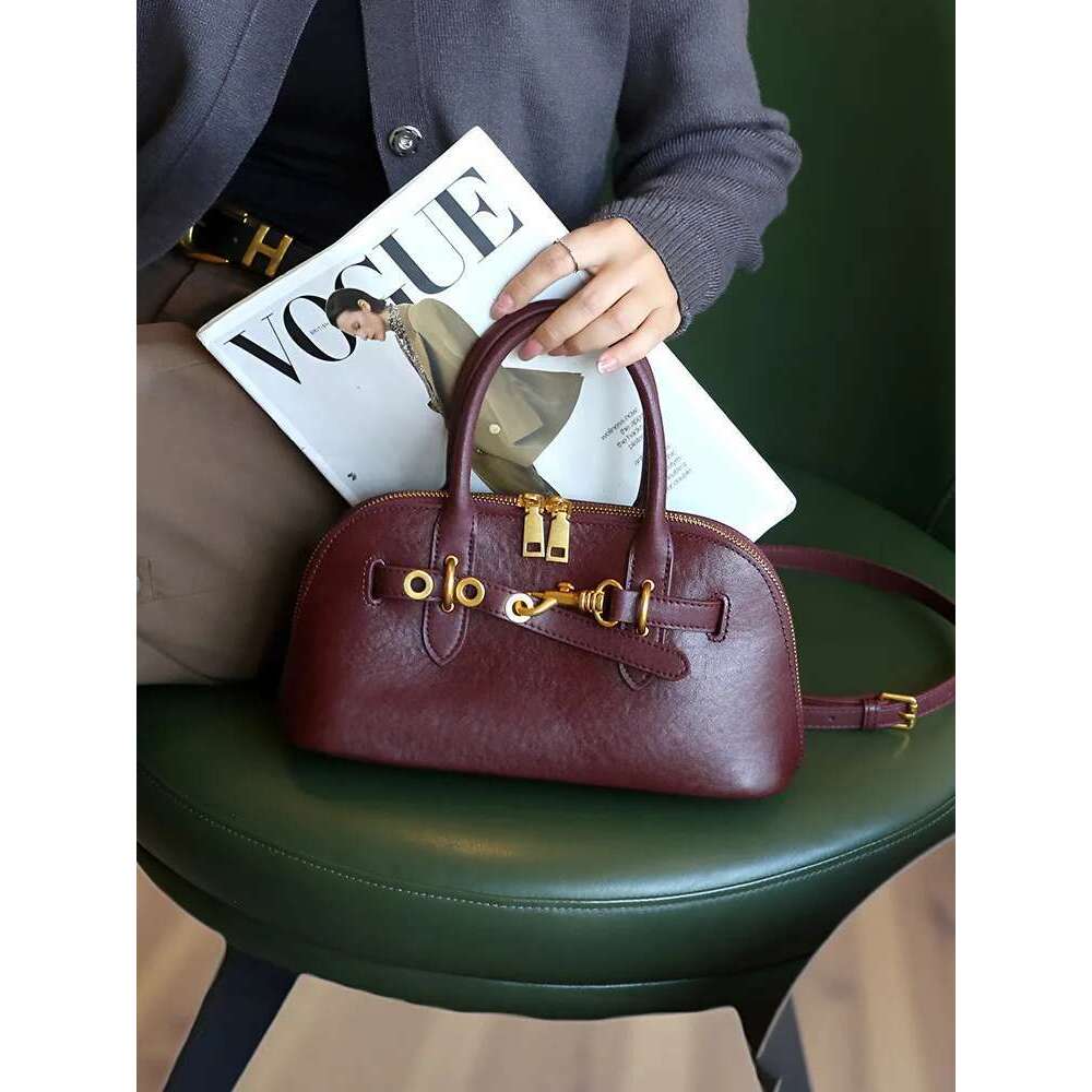 Retro Women's Large Capacity Handbag2025 New Model Versatile Casual Shoulder Tote Bag