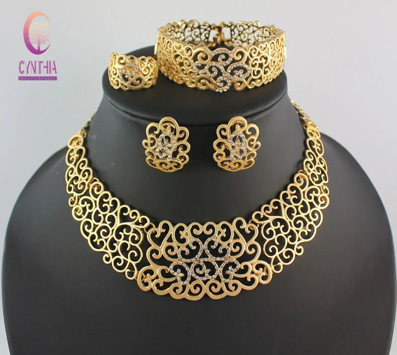 African Costume Jewelry Sets Gold Color Crystal Wedding Women Bridal Accessories nigerian Flower Pattern Necklace Set 250213