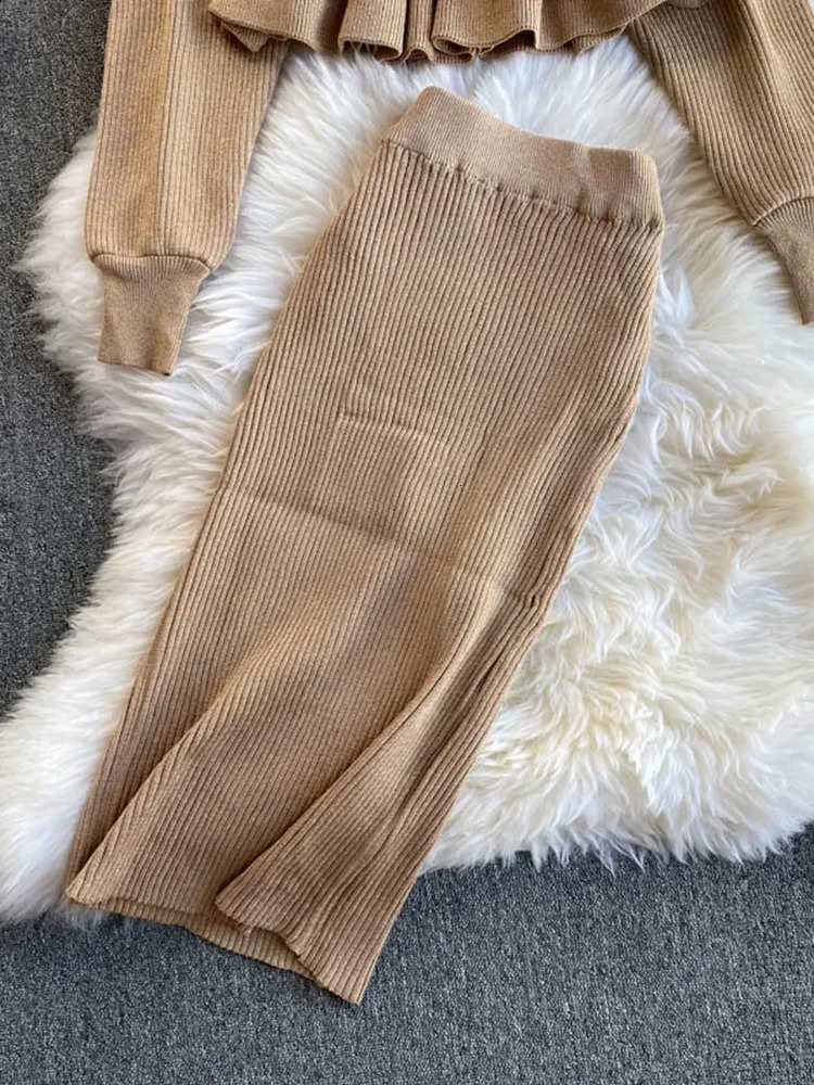 Womens Korean Style Cross V-neck Puff Sleeve Short Waist Top Elastic High Waist Pleated Skirt Knitting Two Piece D040 250210