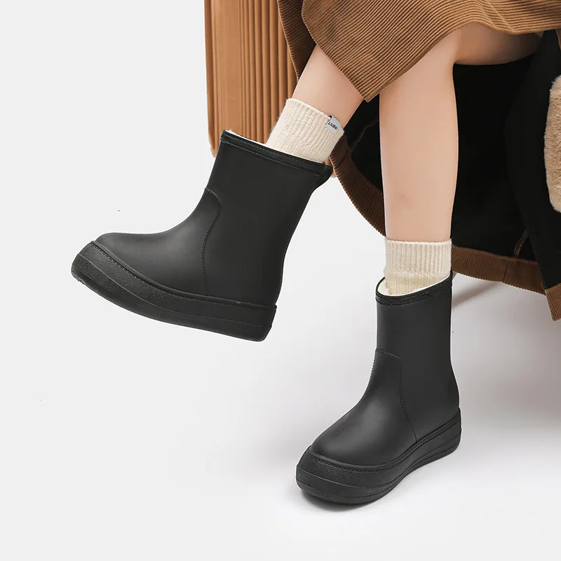 Fashionable womens rain boots waterproof womens shoes outdoor anti slip womens work boots high-quality platform EVA shoes 250213