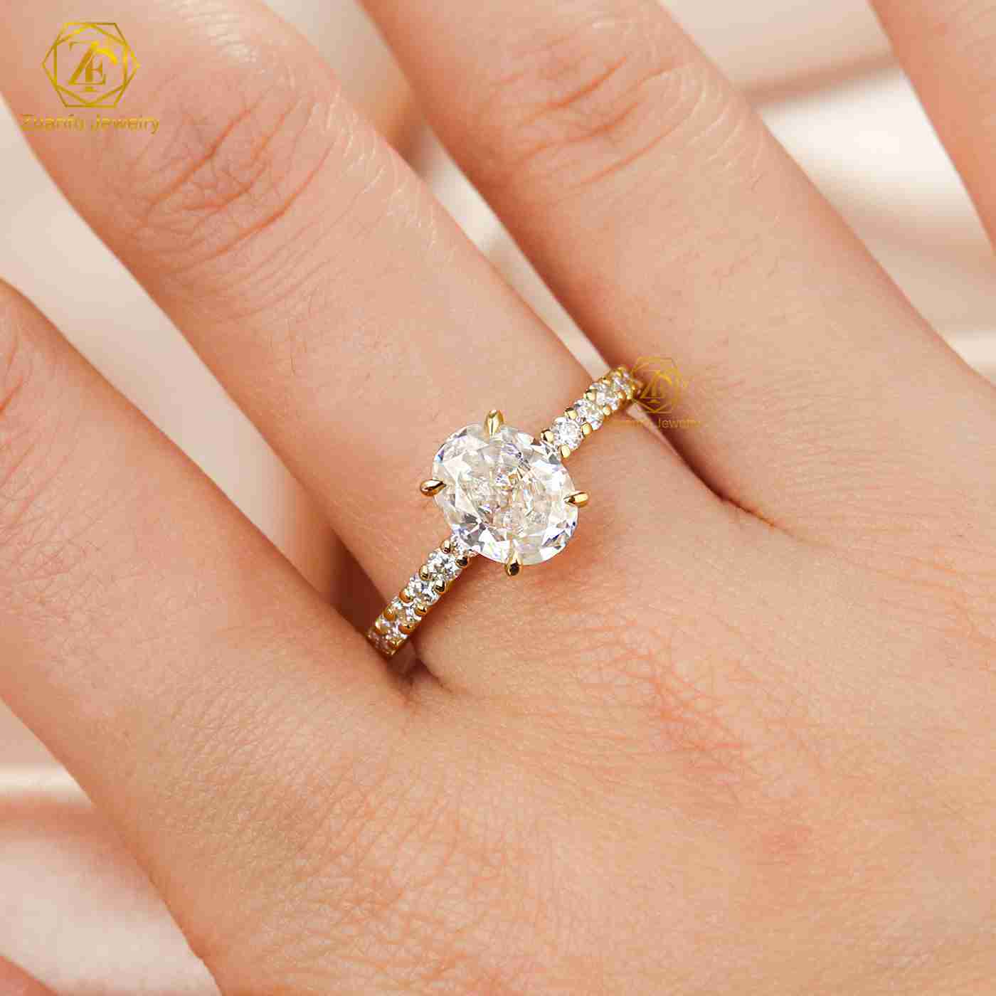 Factory Outlet New Design Hpht Cvd with Igi Oval Shape Lab Grown Diamond Ring for Wedding Engagement