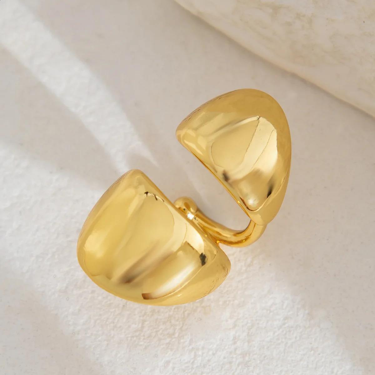 1Pc Goth Geometric Metal Clip Earrings Women Trendy Glossy C Shape No Piercing Cartilage Ear Cuff Y2K Jewelry Accessories 250213