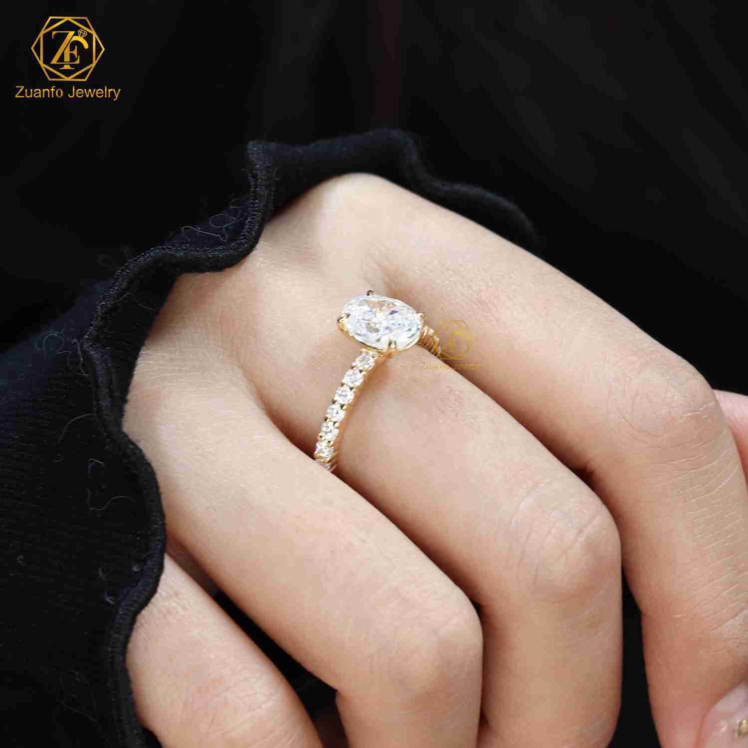 Factory Outlet New Design Hpht Cvd with Igi Oval Shape Lab Grown Diamond Ring for Wedding Engagement