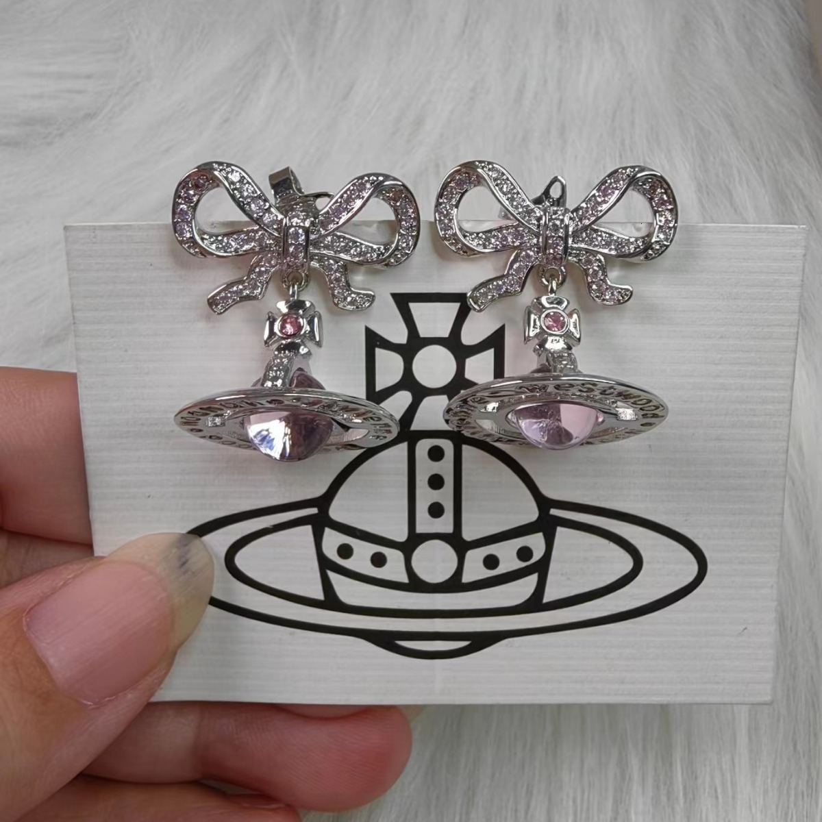 Designer Viviennens West Wood Butterfly Knot Ufo Orb Earrings 1 Western Empress Dowager High Edition Quality Three Dimensional Saturn Planet Female