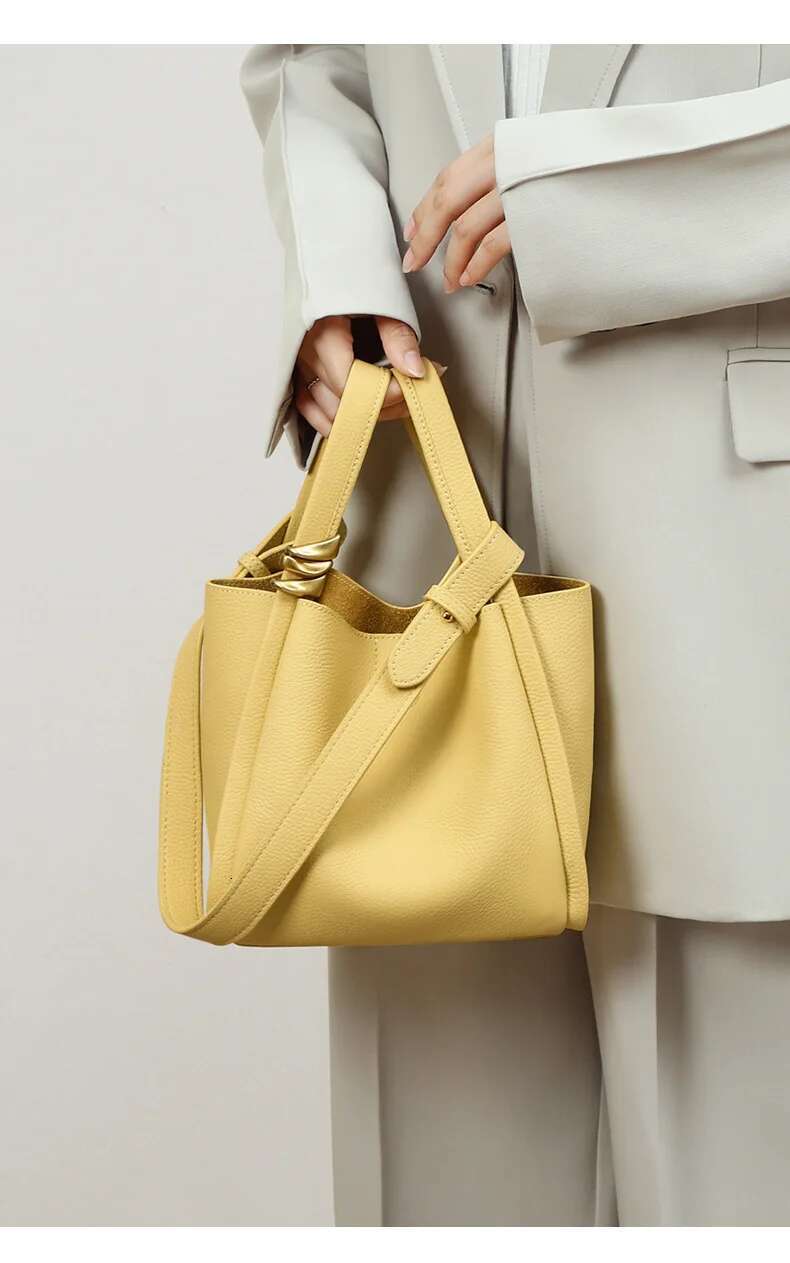 Spring Summer Yellow Bucket Tote Brand Designer Fashion Cowhide Leather Women Handbag Urious Ladies Shoulder Bag Genuine Leather Cartoon BagVoyage